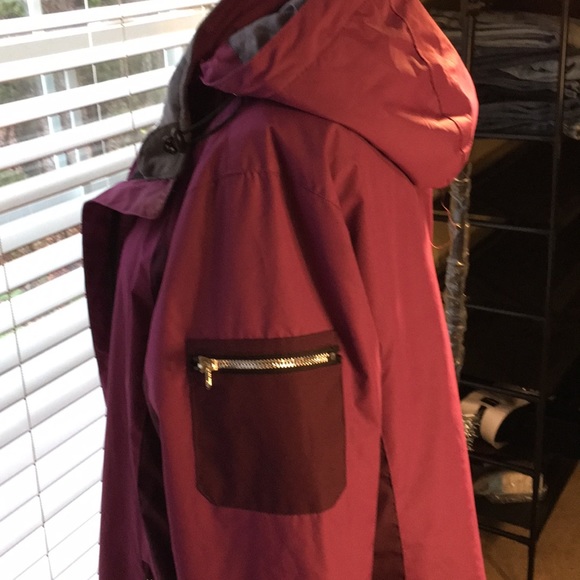 Waterproof Large Jacket - Picture 4 of 6